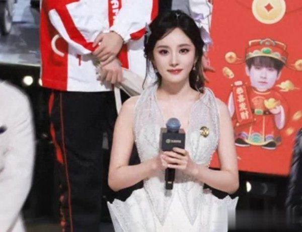 现金九游体育app平台杨幂也唯一谨防翼翼地跟上-九游体育 手机娱乐最全平台 登录入口